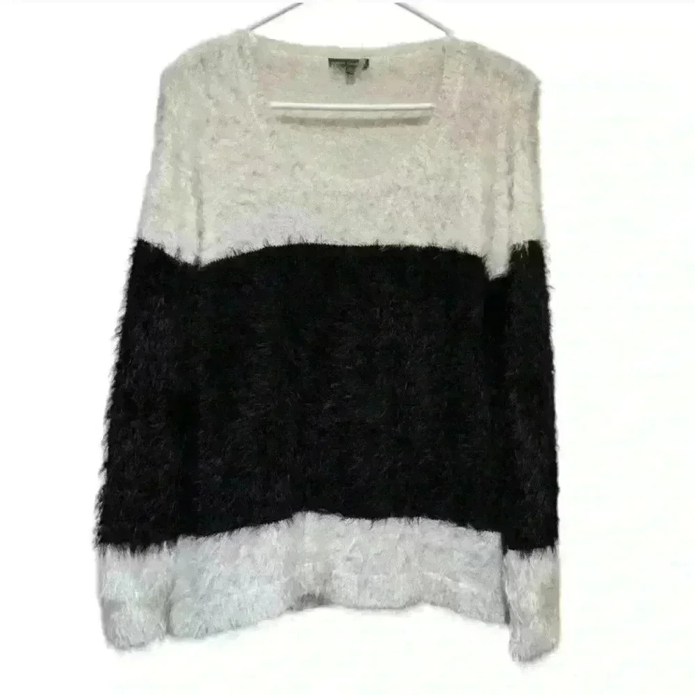 Vince Camuto Women's Black Off-White Colorblock Soft Eyelash Sweater Size S #224